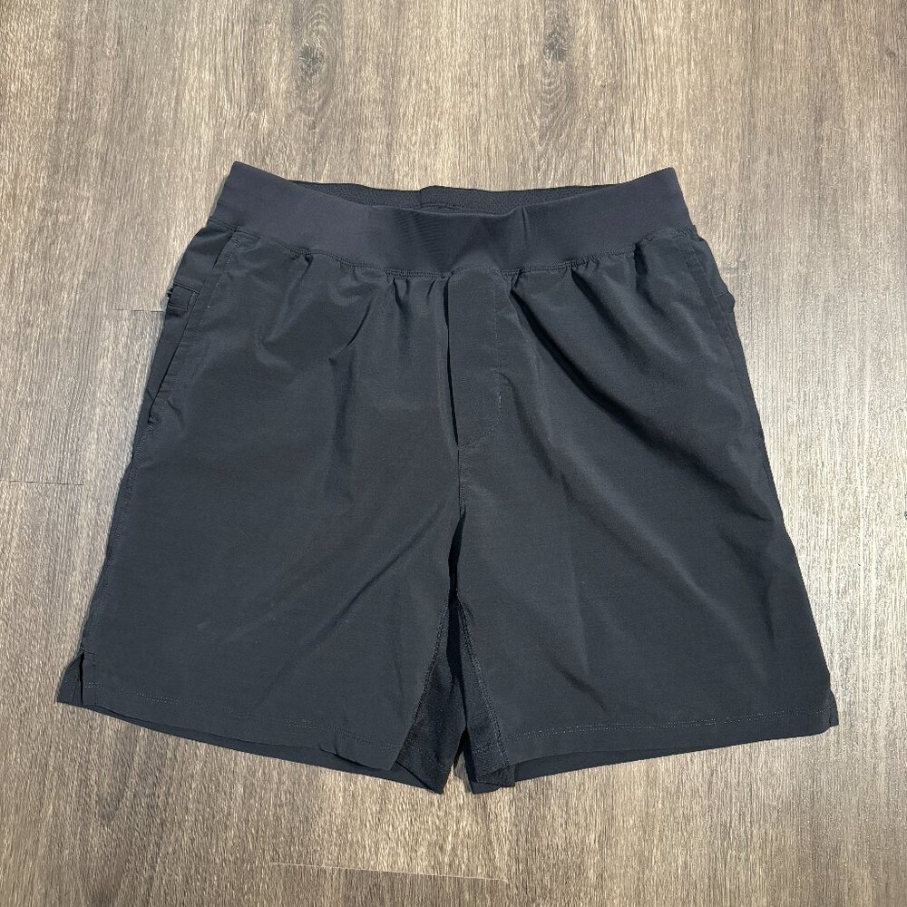 7 pair Fabletics Men's Shorts - Size Large - 7 inch inseam unlined - Picture 3 of 7